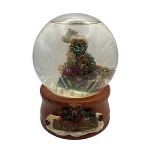 1996 Boyds Bears Helping Hands Skaters Waltz Musical Snow Globe